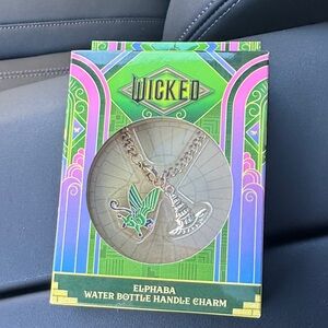 🧙Wicked Elphaba Water Bottle Handle Charm 🐒